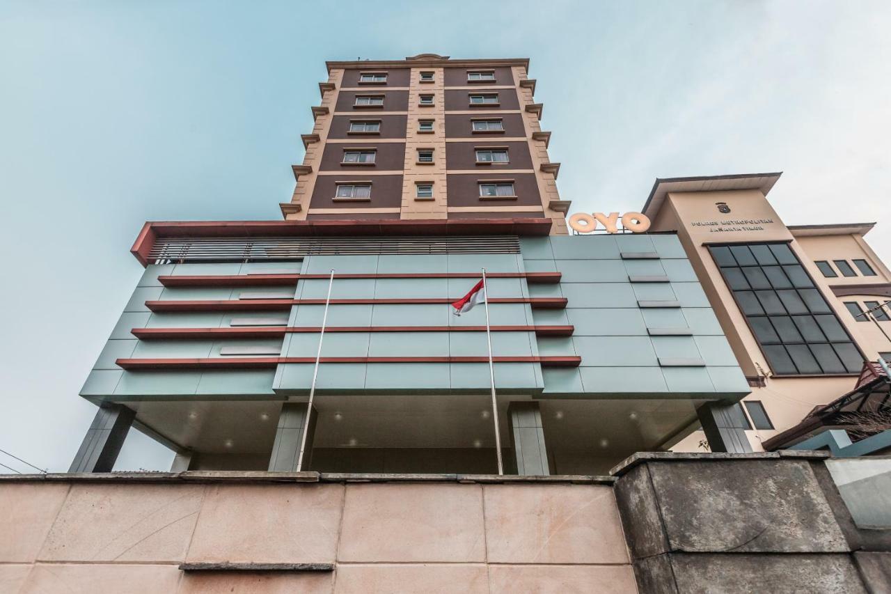 Oyo 1475 Alia Matraman Syariah Near Rs Premier Jatinergara Hotel Jakarta Buitenkant foto