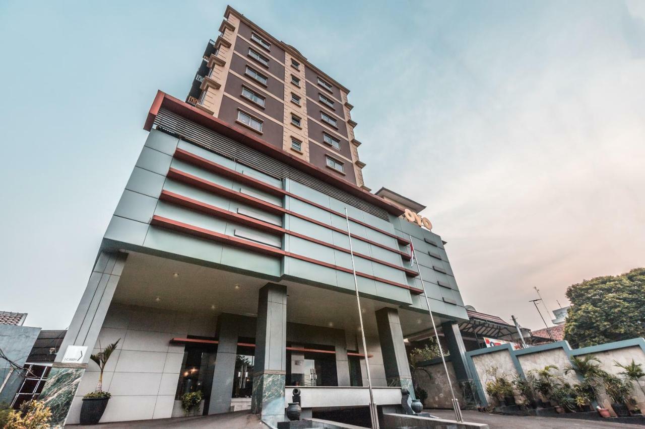 Oyo 1475 Alia Matraman Syariah Near Rs Premier Jatinergara Hotel Jakarta Buitenkant foto