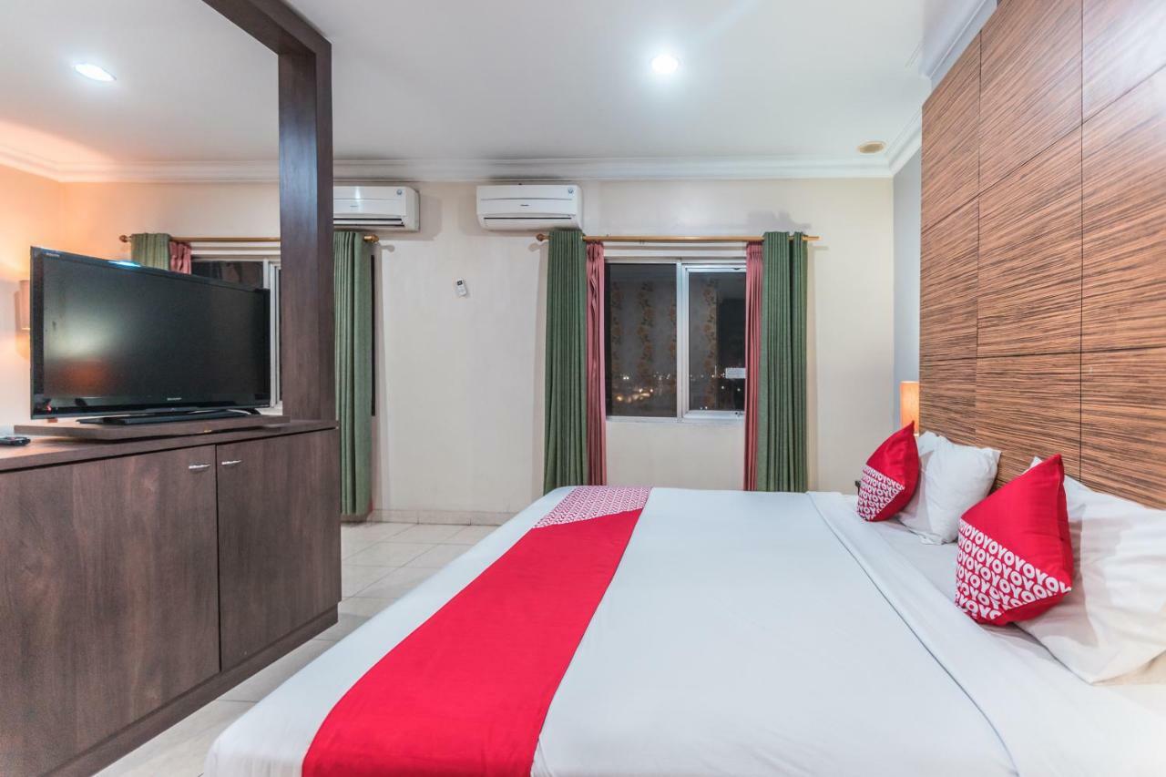 Oyo 1475 Alia Matraman Syariah Near Rs Premier Jatinergara Hotel Jakarta Buitenkant foto